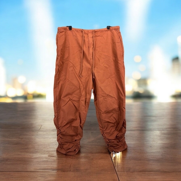 Free People Pants - FREE PEOPLE~NWOT Movement New Light Parachute Pants size L